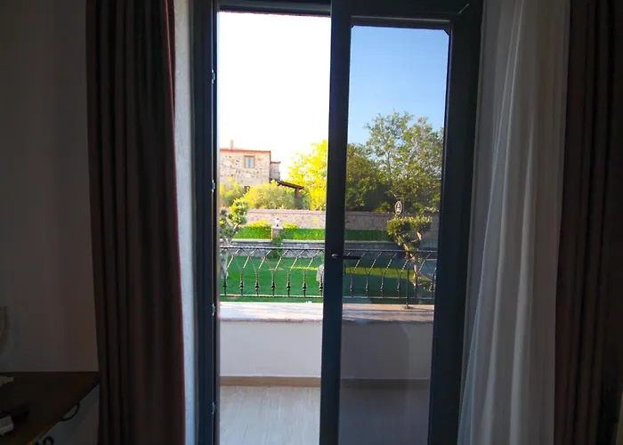 Hotel Mlinova Kuecuekkoey Ayvalik